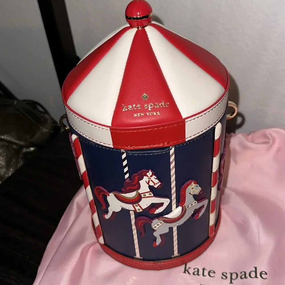 NWT Kate Spade Winter Wonders Carousel 3D Crossbody Bag Novelty Collector &Charm - Picture 7 of 8